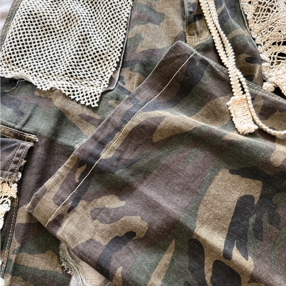 Camouflage Distressed Pants with Crochet Accents - Picture 8 of 12